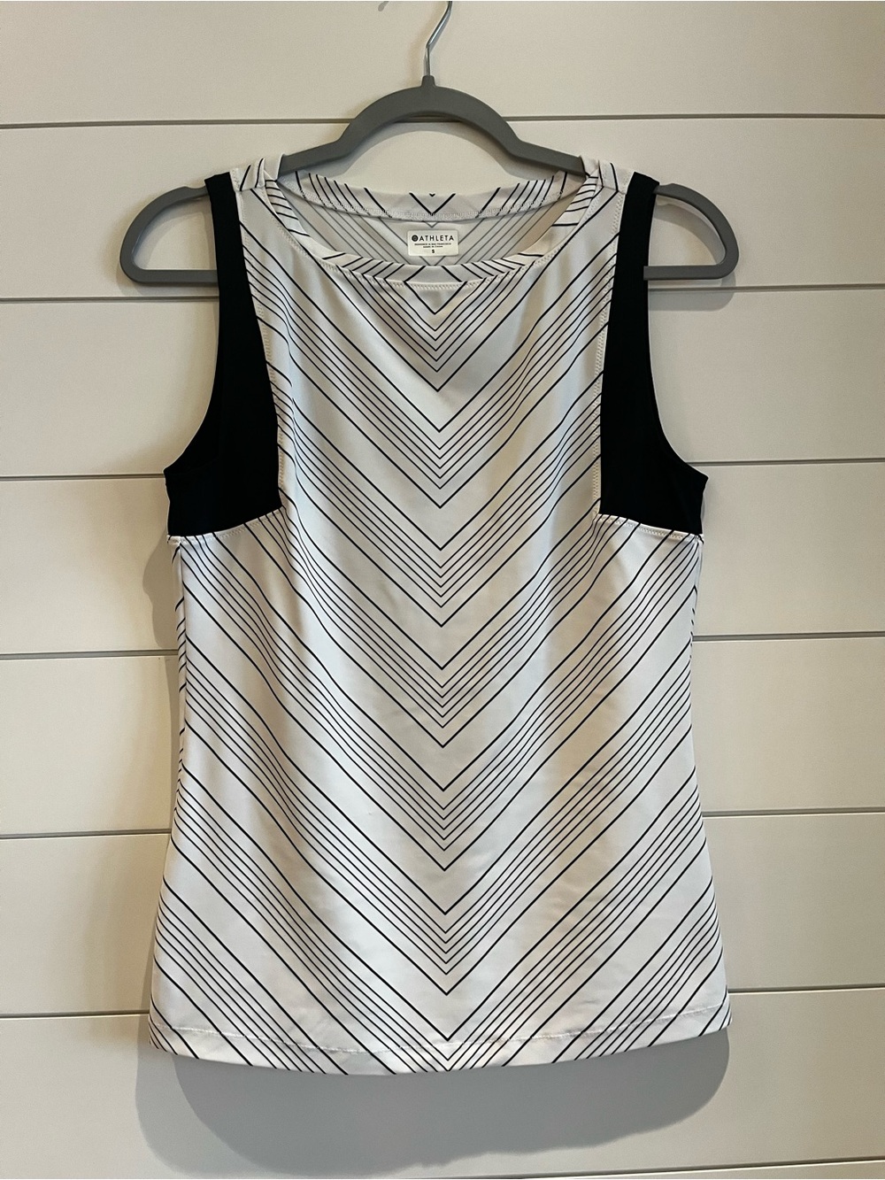 Athleta White Tank with Black V-Stripe Pattern